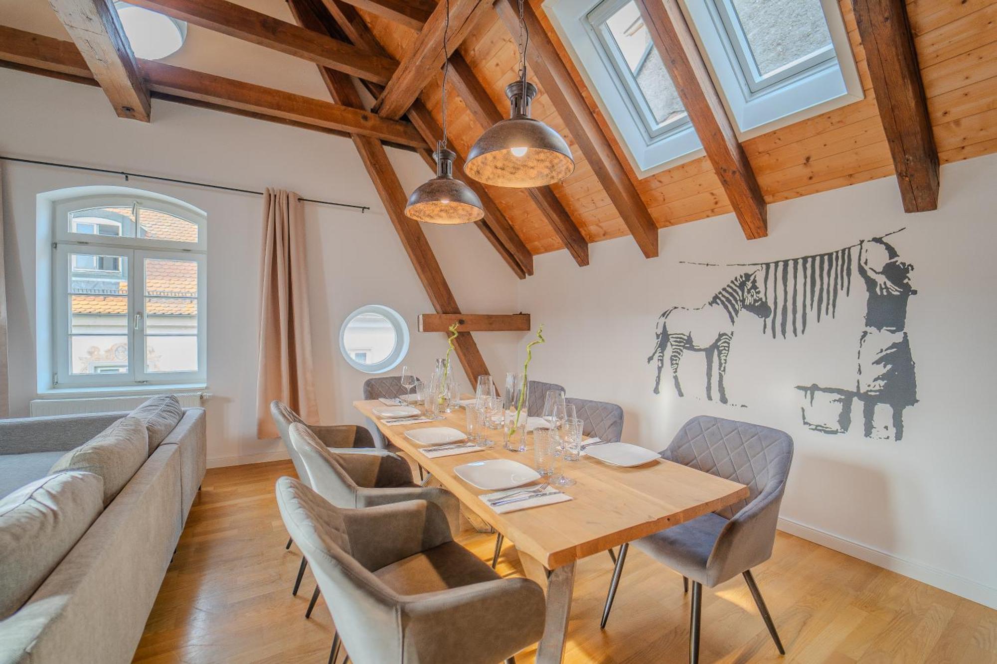 Apartment Luxomes - Streetart Old Town Apartment- *