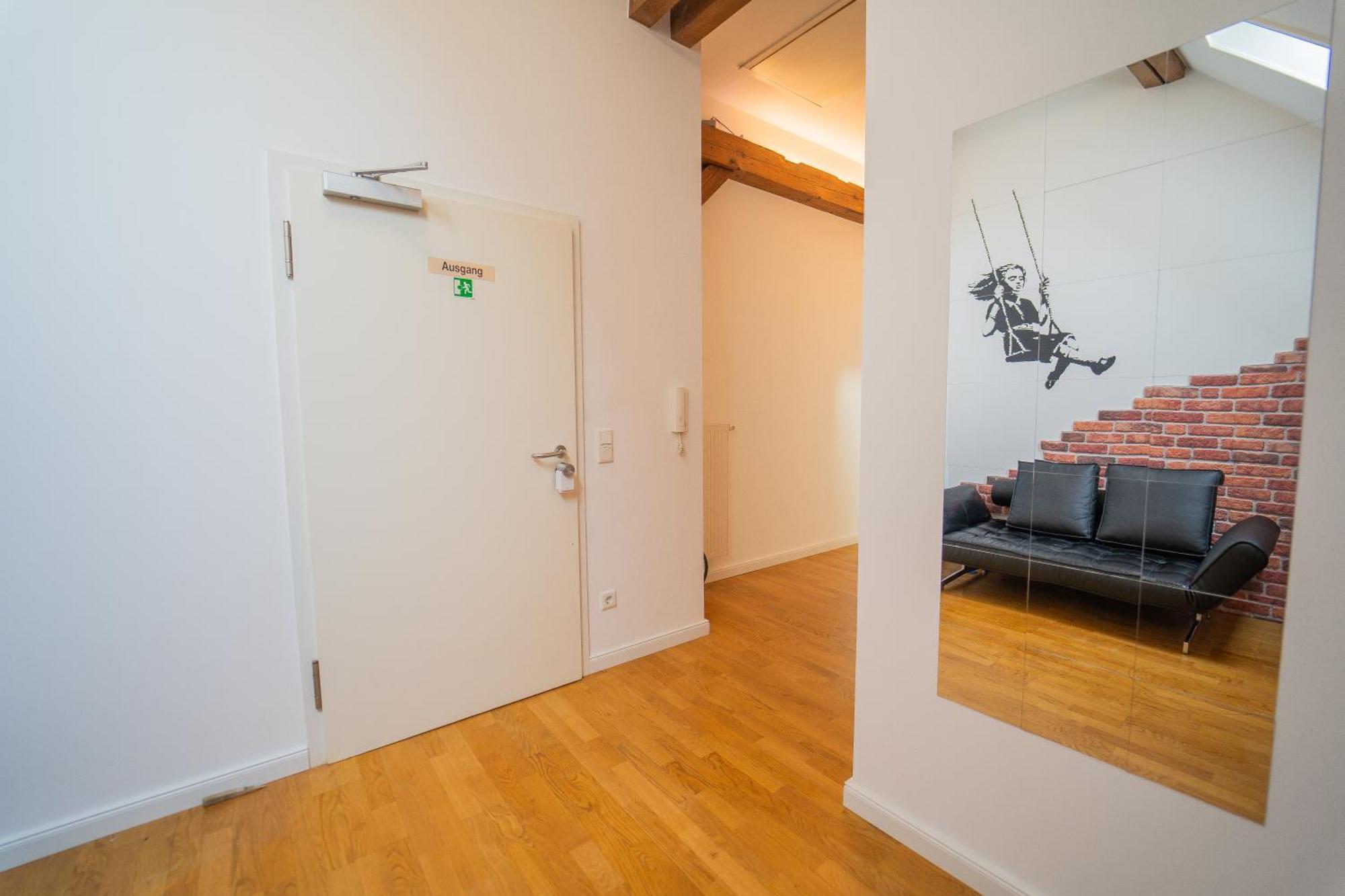 Luxomes - Streetart Old Town Apartment- Ingolstadt